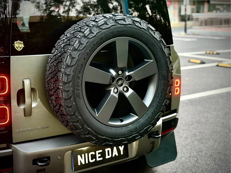 Land Rover Defender — фото 11