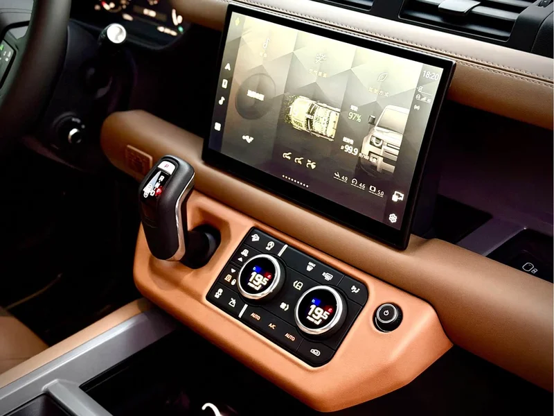 Land Rover Defender — фото 12