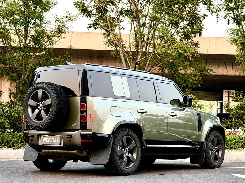 Land Rover Defender — фото 4