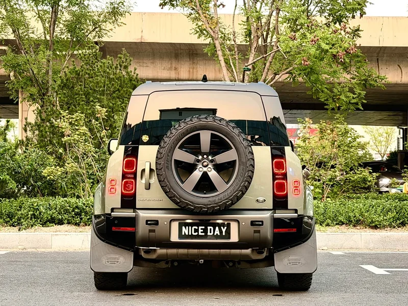 Land Rover Defender — фото 5