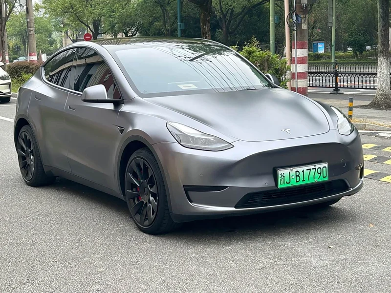 Tesla Model Y — фото 11
