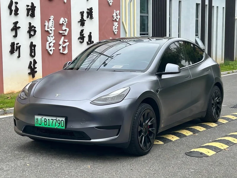 Tesla Model Y — фото 12
