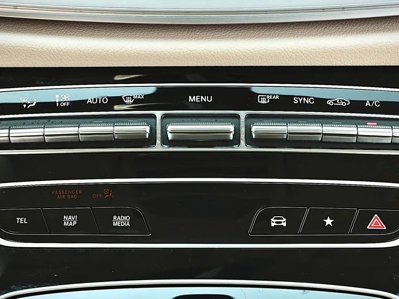 Mercedes-Benz E-Class — фото 12