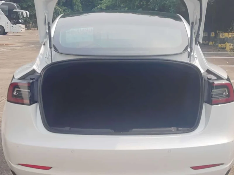 Tesla Model 3 — фото 11