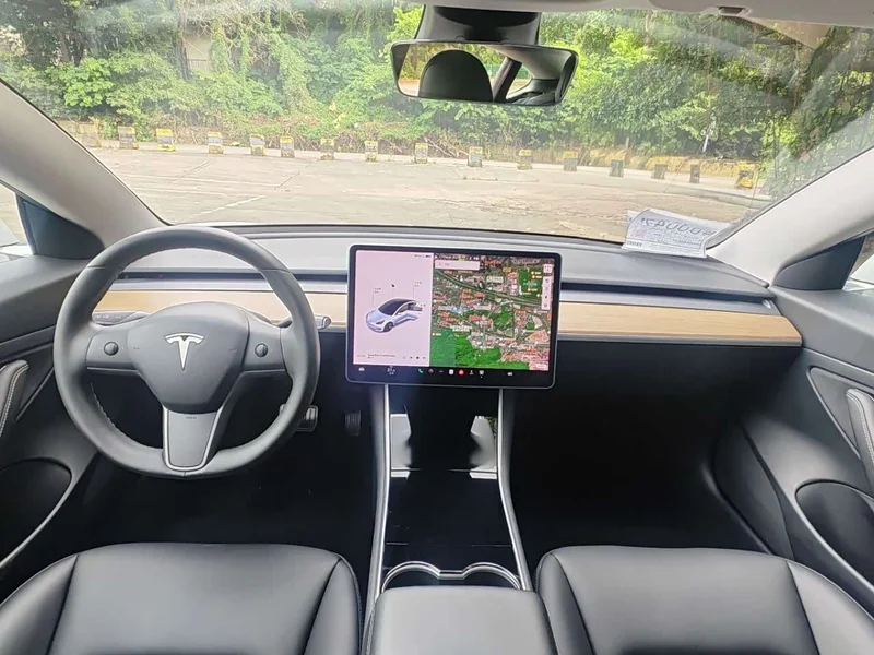 Tesla Model 3 — фото 7