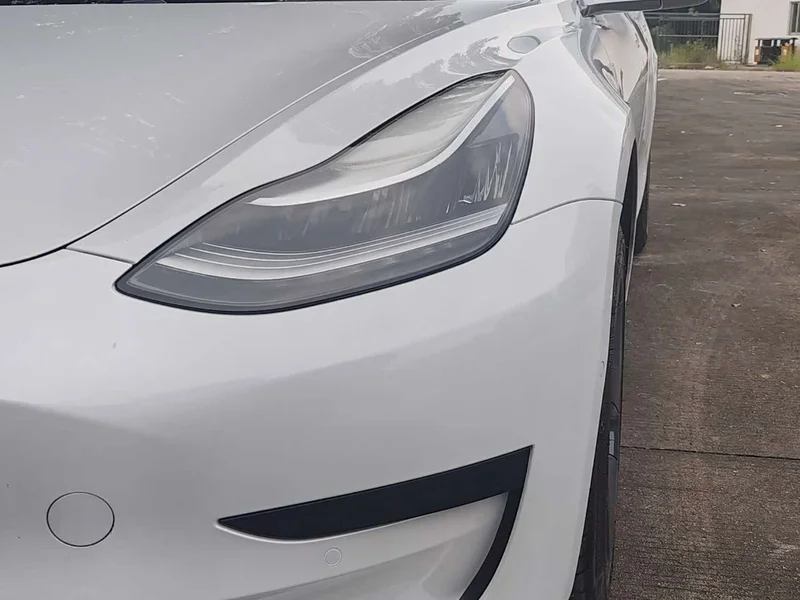 Tesla Model 3 — фото 10