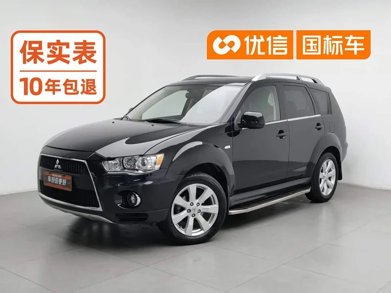 Mitsubishi Outlander — фото 1