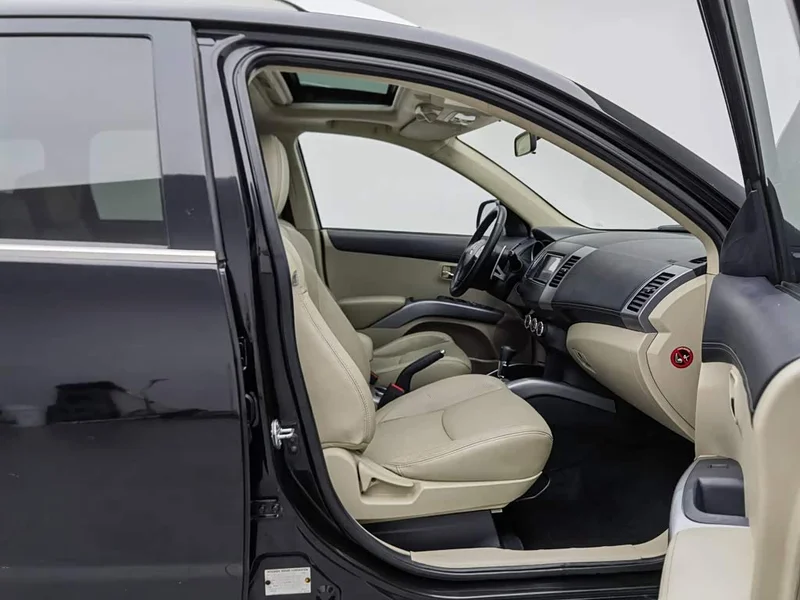 Mitsubishi Outlander — фото 23