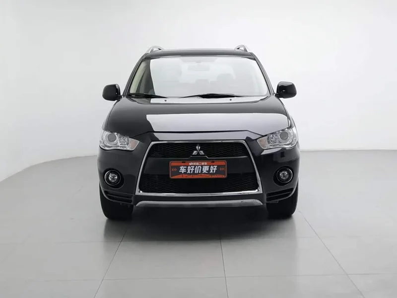 Mitsubishi Outlander — фото 3