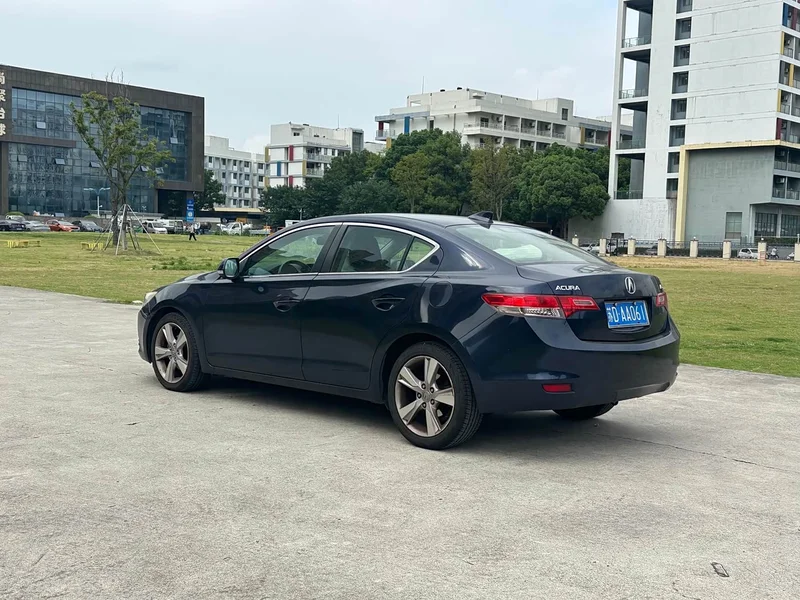 Acura ILX — фото 6