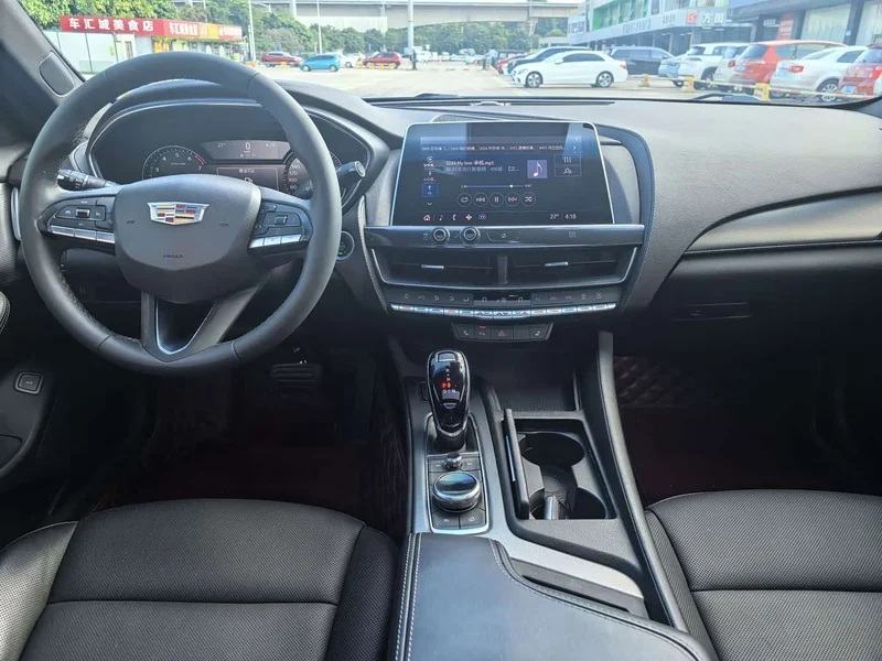 Cadillac CT5 — фото 12