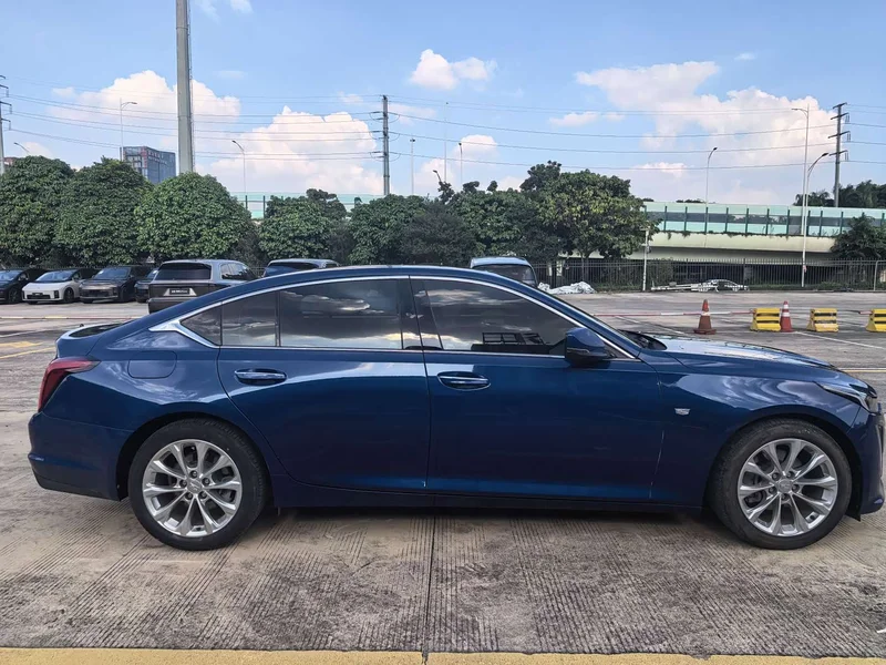 Cadillac CT5 — фото 4