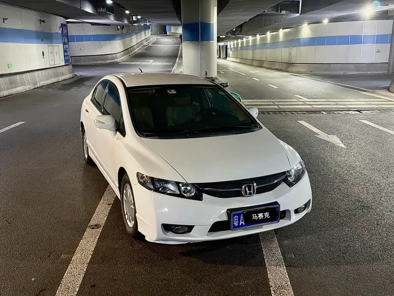 Honda Civic — фото 1