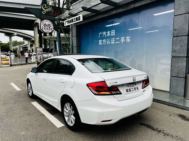 Honda Civic — фото 4