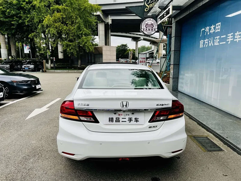 Honda Civic — фото 5