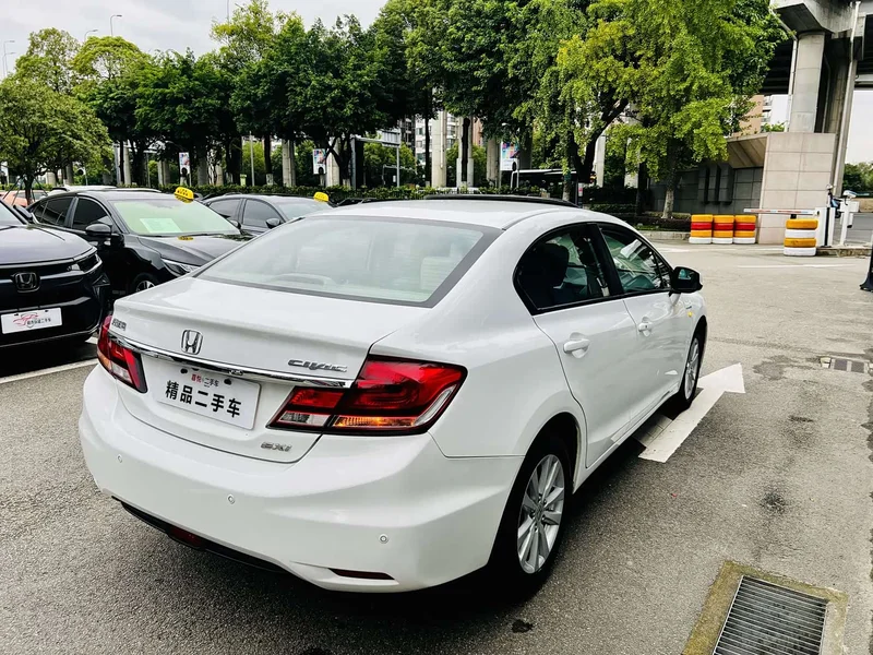 Honda Civic — фото 6
