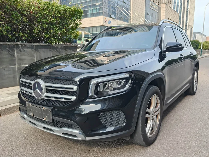 Mercedes-Benz GLB — фото 1