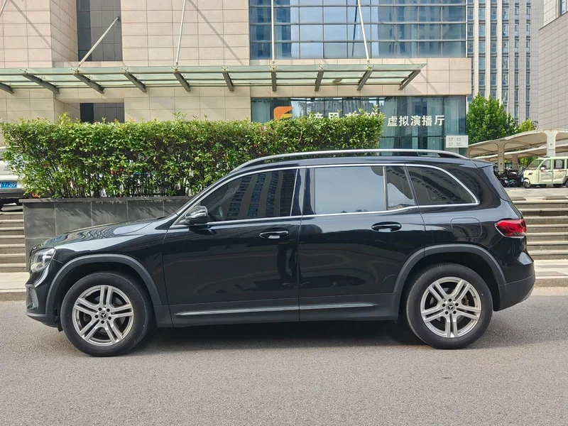 Mercedes-Benz GLB — фото 3