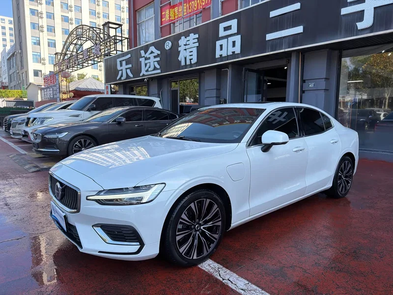 Volvo S60 PHEV — фото 2