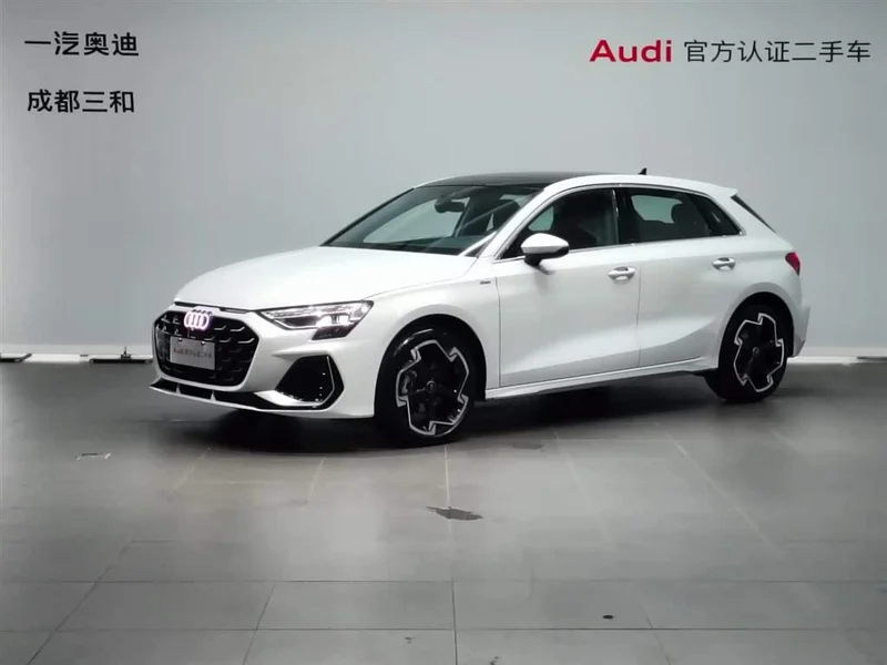 Audi A3 — фото 1