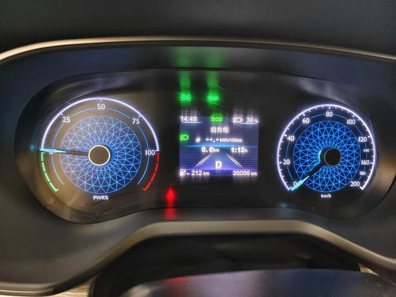 Hongqi E-QM5 — фото 9