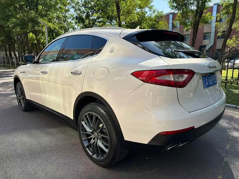 Maserati Levante — фото 4