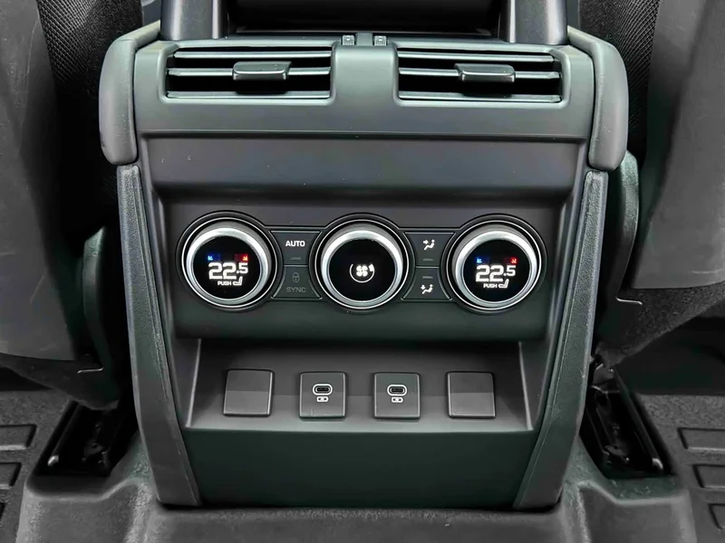 Land Rover Defender — фото 13