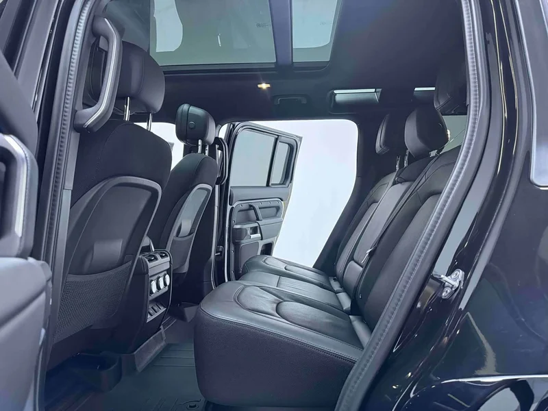 Land Rover Defender — фото 14