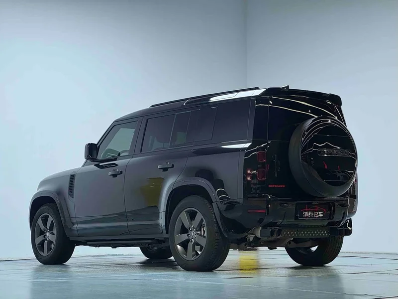 Land Rover Defender — фото 17