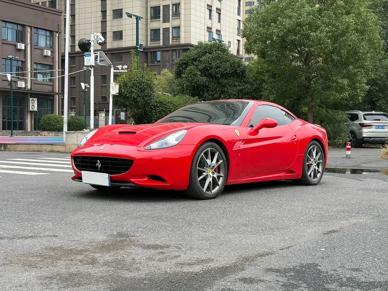 Ferrari California T — фото 1