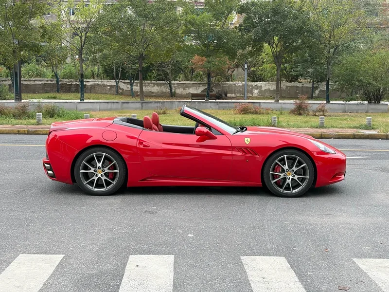 Ferrari California T — фото 13