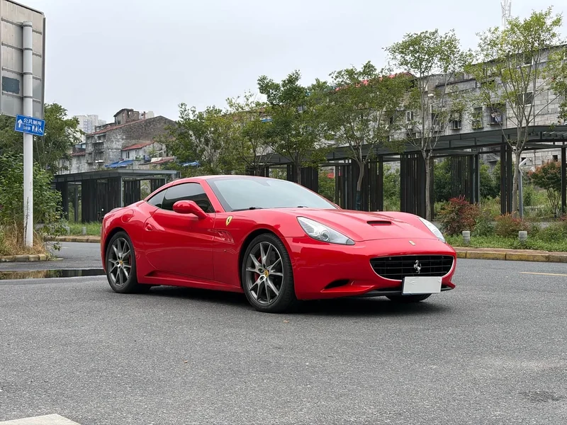 Ferrari California T — фото 3