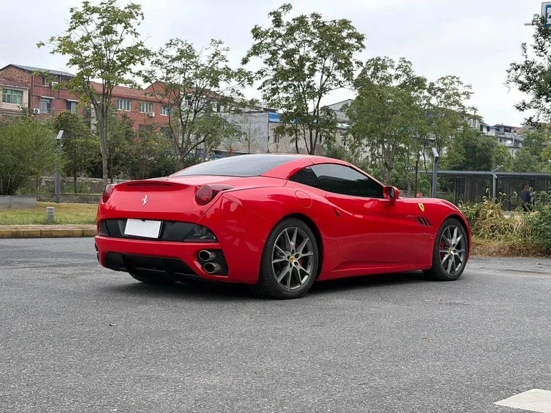 Ferrari California T — фото 9