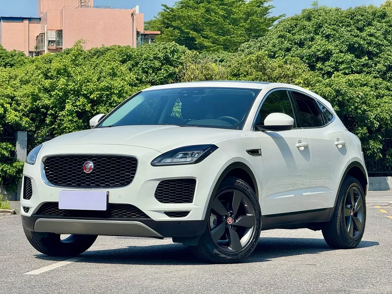 Jaguar E-PACE — фото 1