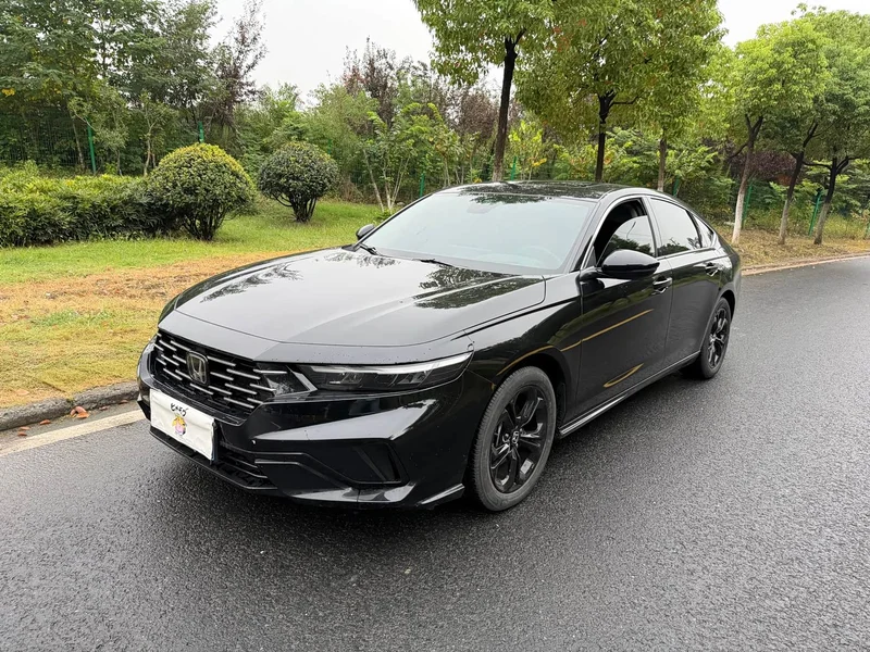 Honda Accord — фото 1