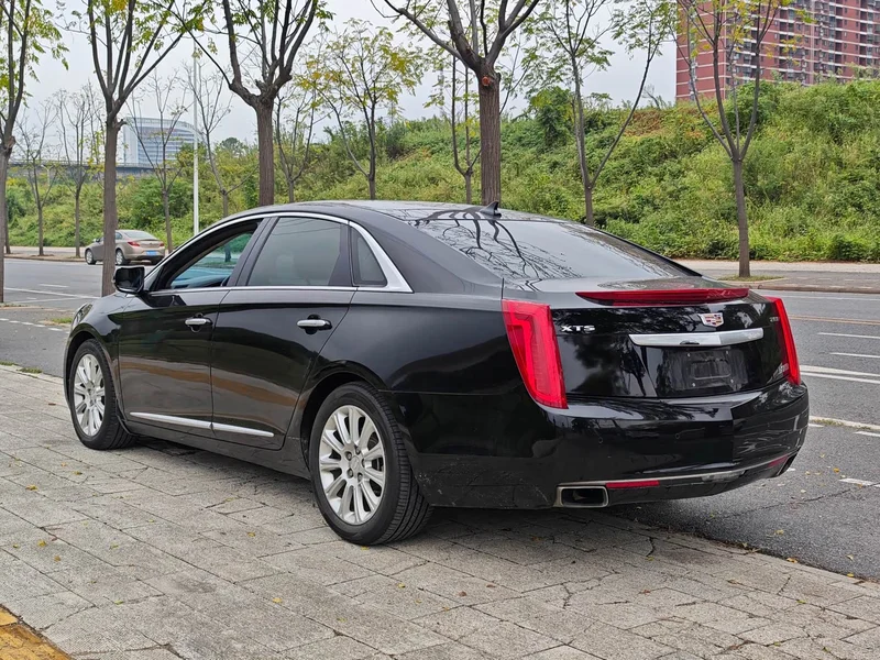 Cadillac XTS — фото 9