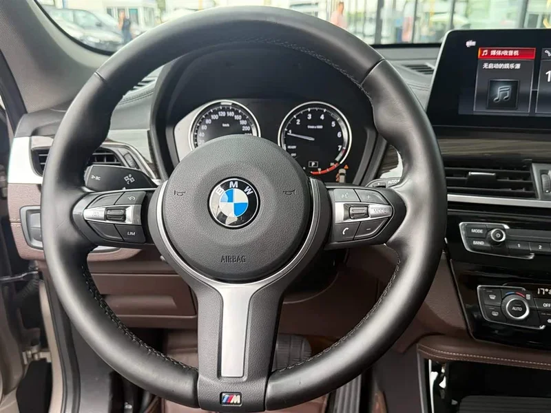 BMW X1 — фото 13