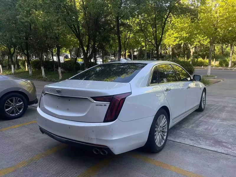Cadillac CT6 — фото 9