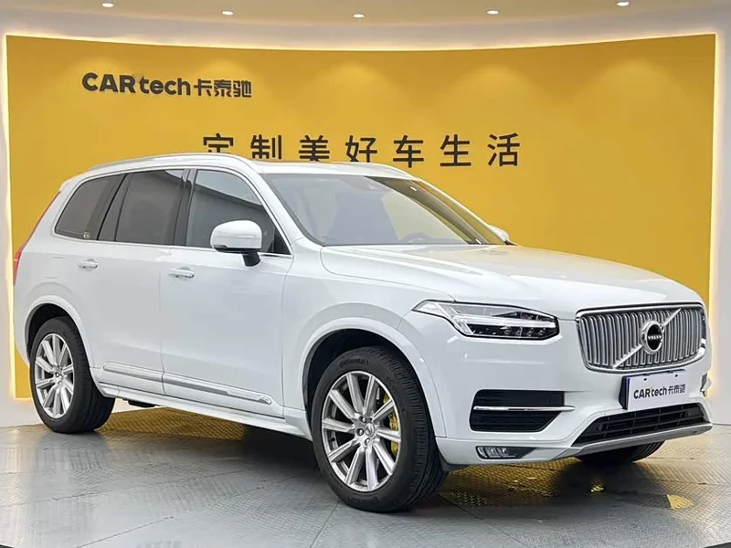 Volvo XC90 — фото 1