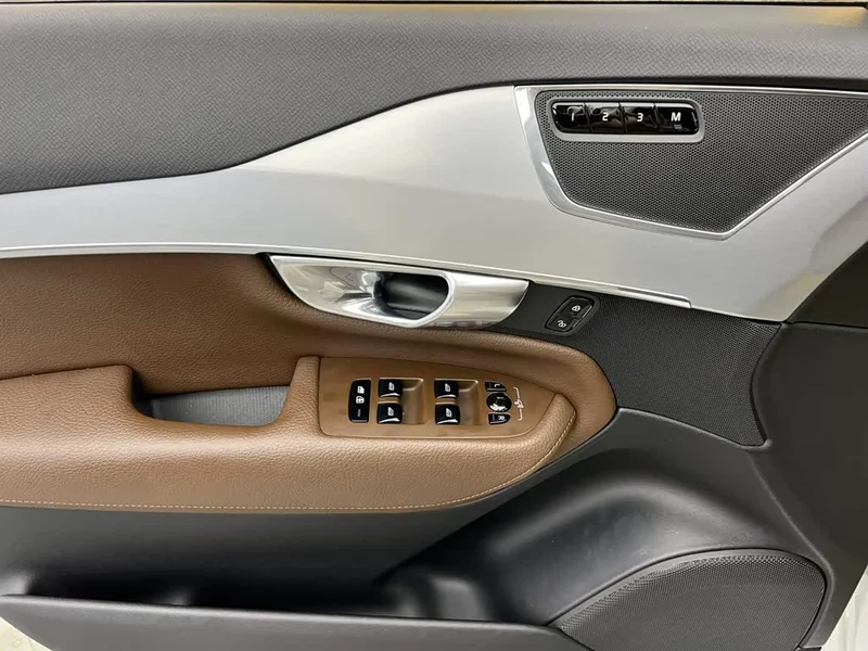 Volvo XC90 — фото 14