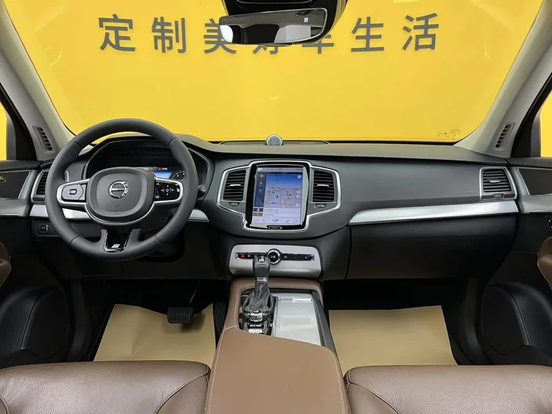 Volvo XC90 — фото 37