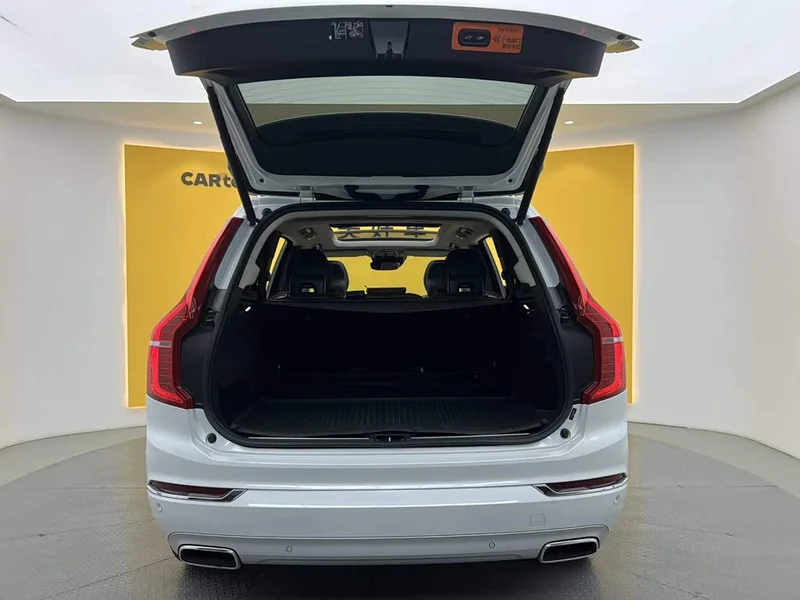 Volvo XC90 — фото 9