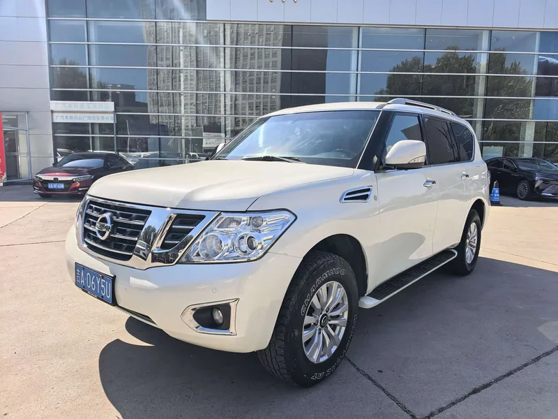 Nissan Patrol — фото 1
