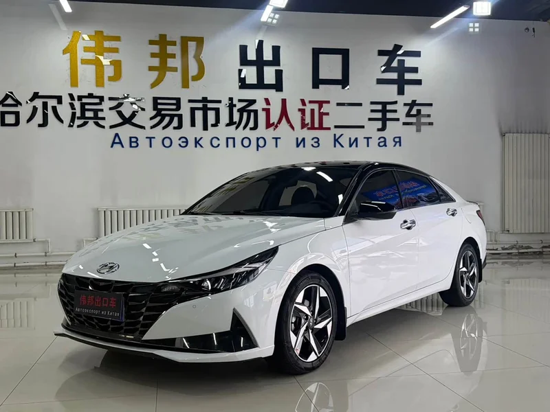 Hyundai Elantra — фото 1