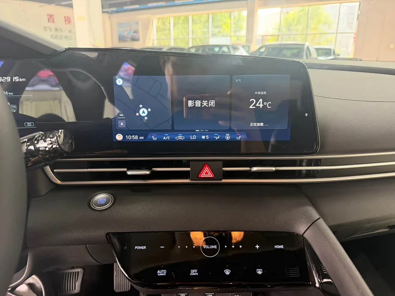 Hyundai Elantra — фото 11
