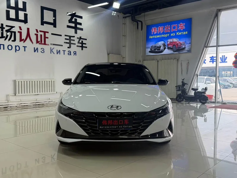 Hyundai Elantra — фото 2