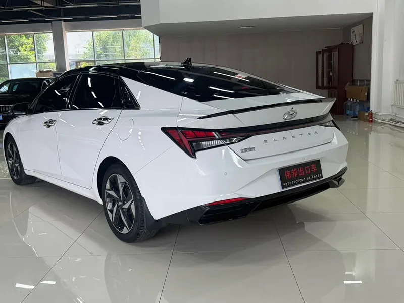 Hyundai Elantra — фото 4