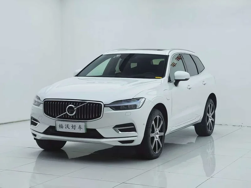 Volvo XC60 PHEV — фото 1