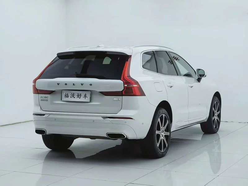 Volvo XC60 PHEV — фото 30