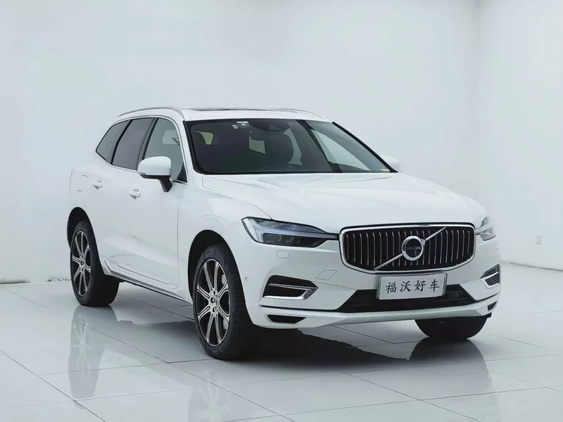 Volvo XC60 PHEV — фото 3
